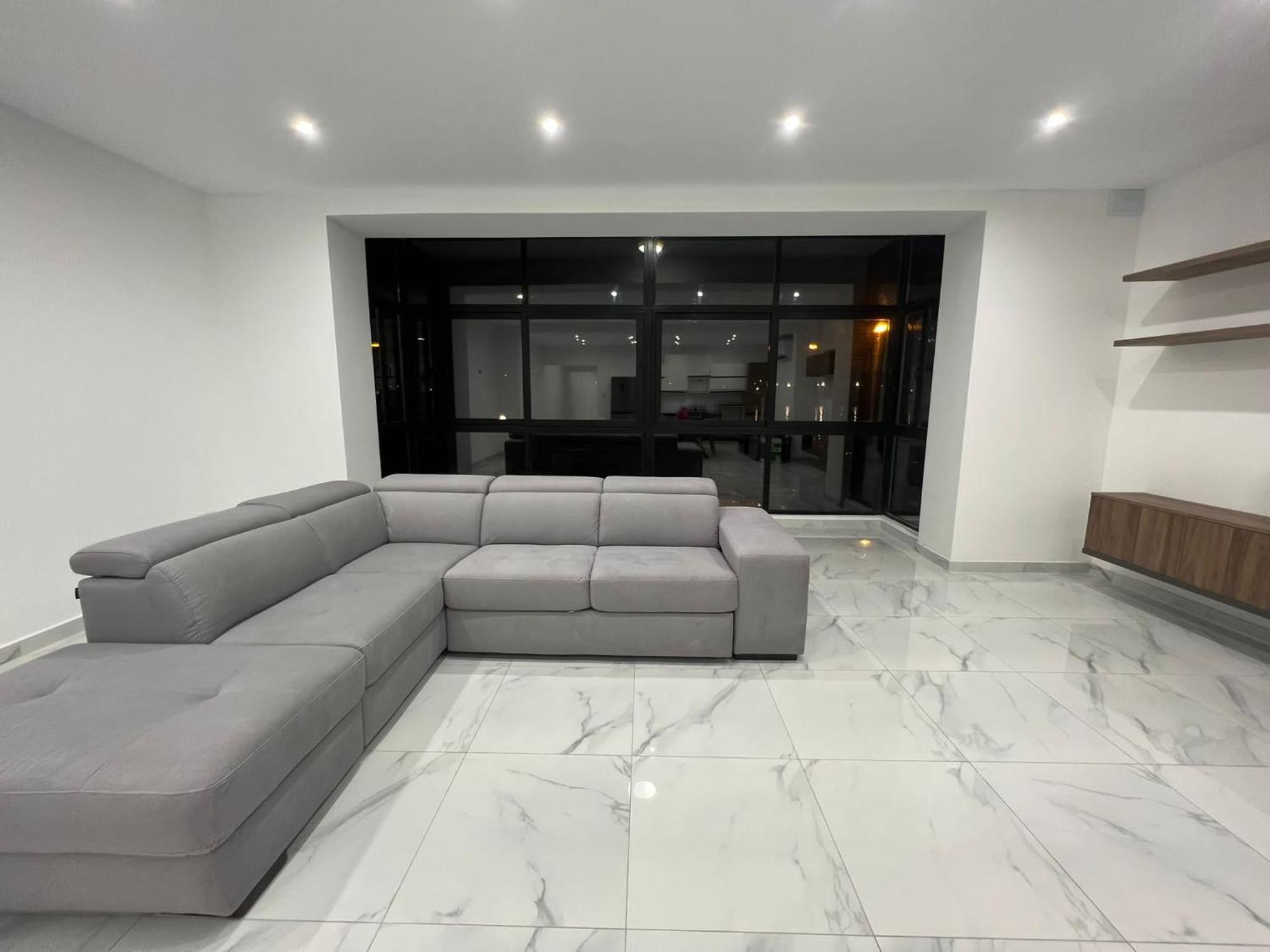 Appartamento 4 Bedroom Seafront *